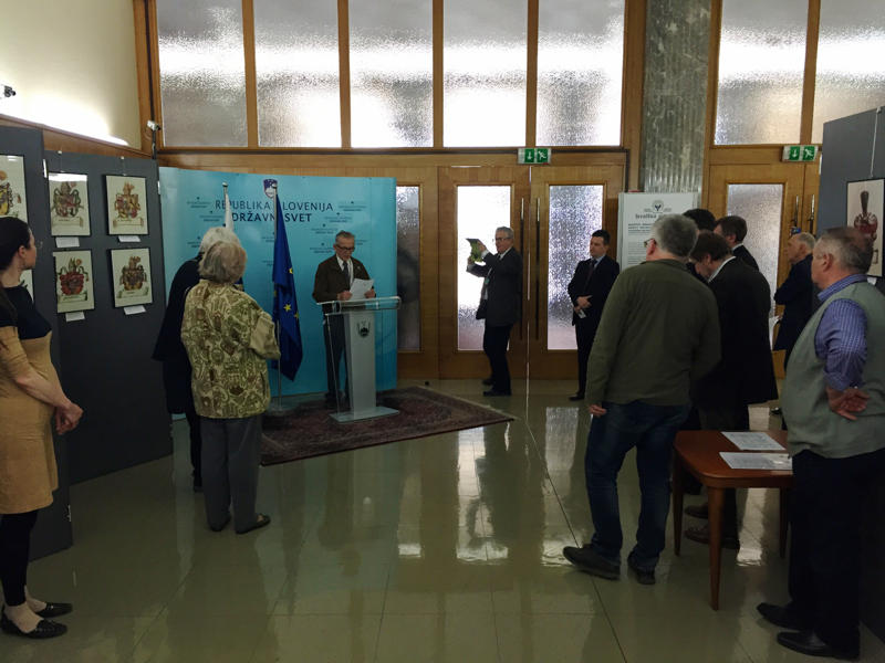 Razstava izbranih ilustracij Valvasorjevih grbov v Državnem svetu, 2016.