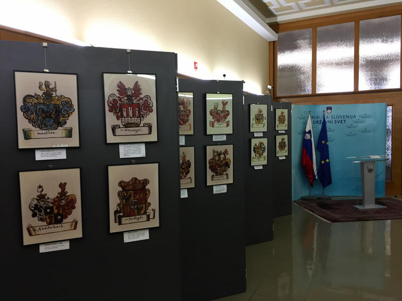 Razstava izbranih ilustracij Valvasorjevih grbov v Državnem svetu, 2016.