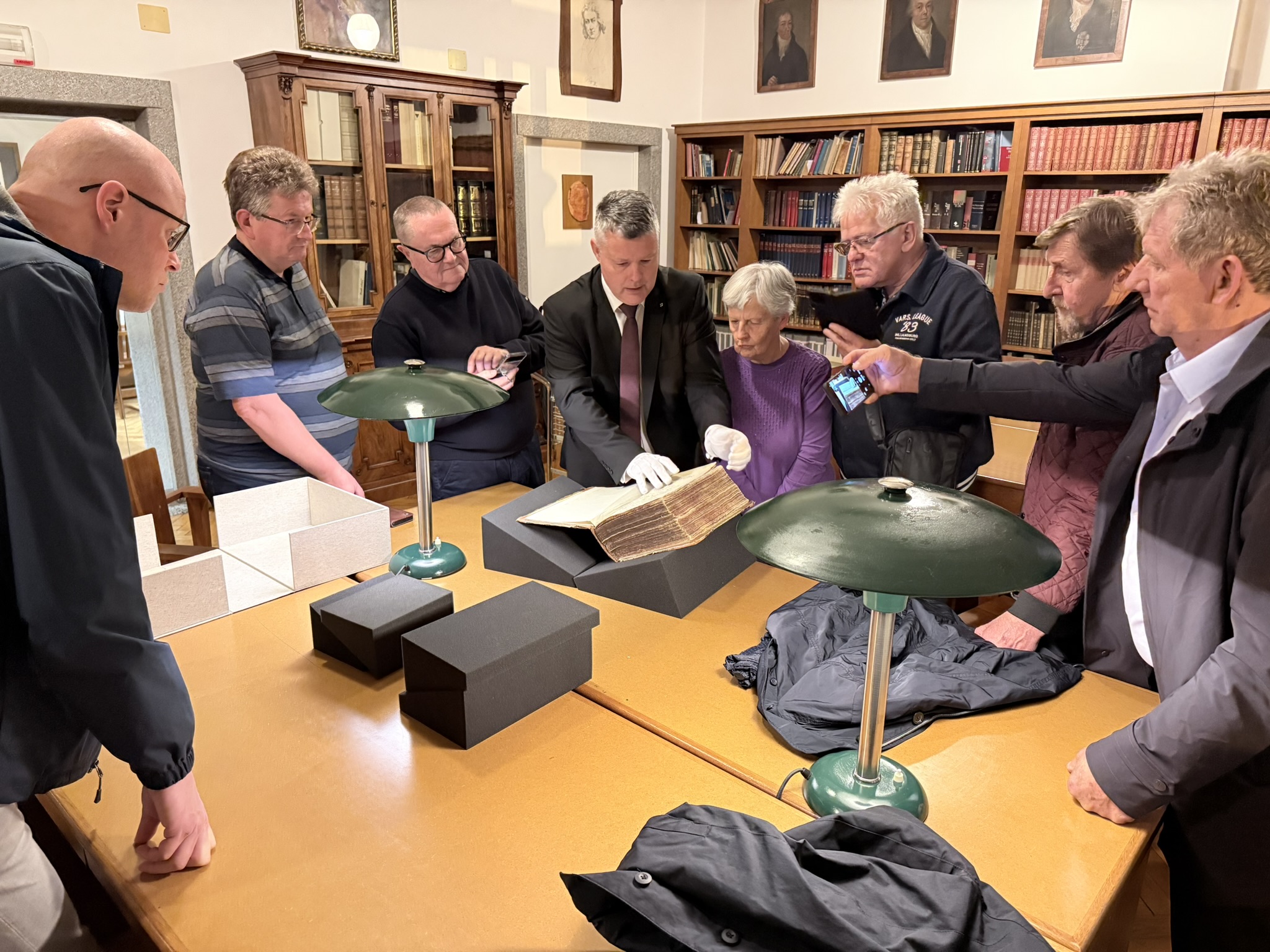 Ogled Rokopisne zbirke. Foto: Aleksander Hribovšek.